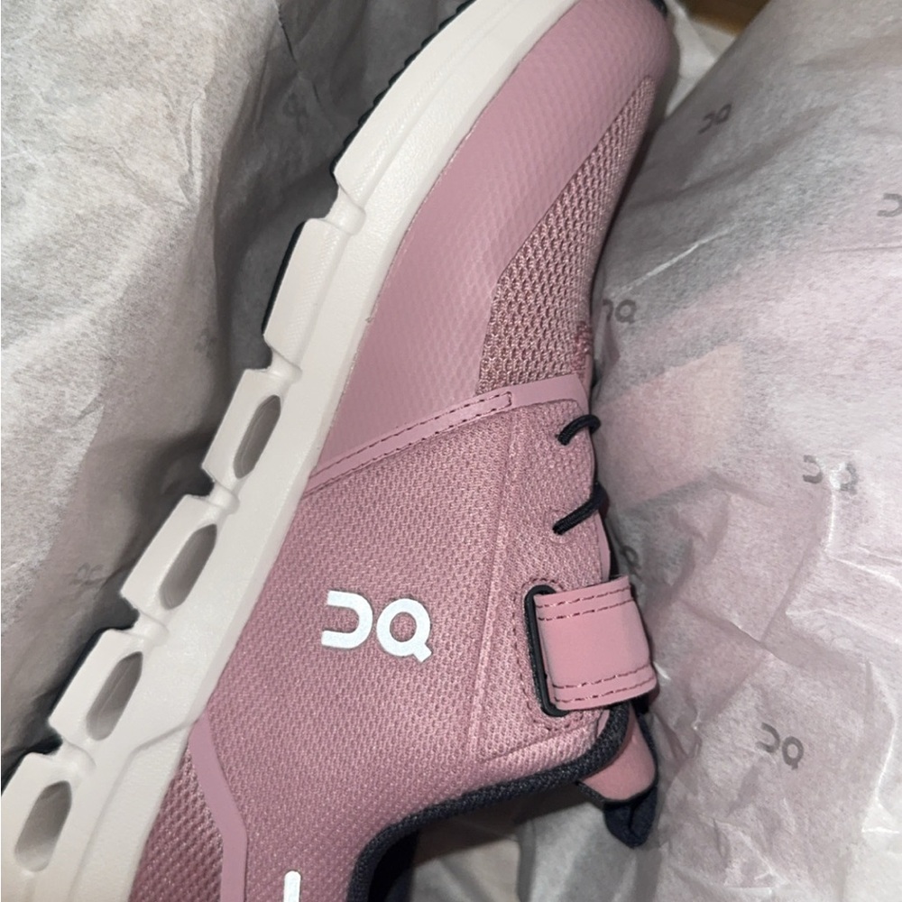 On Running Cloud Sneaker in Dusty Pink